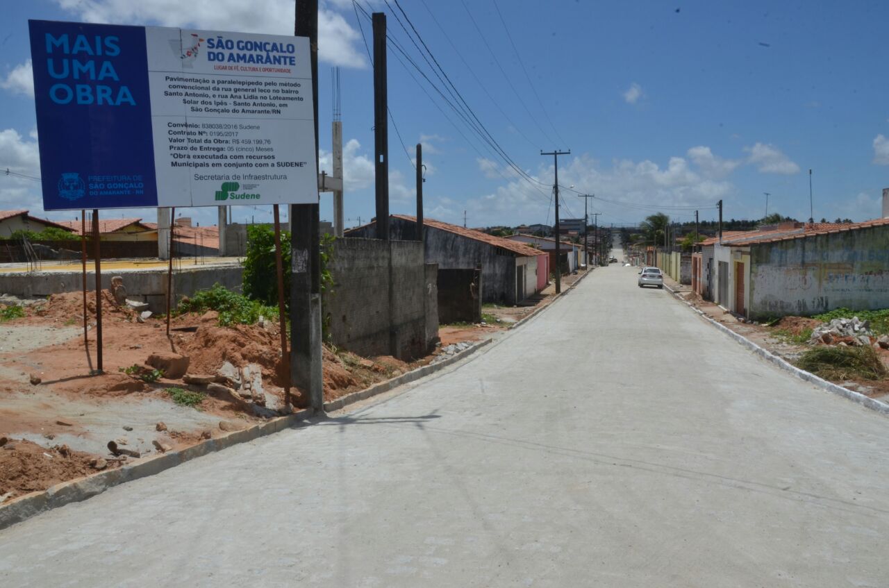 Prefeitura inaugura calçamento em Santo Antônio na quinta
