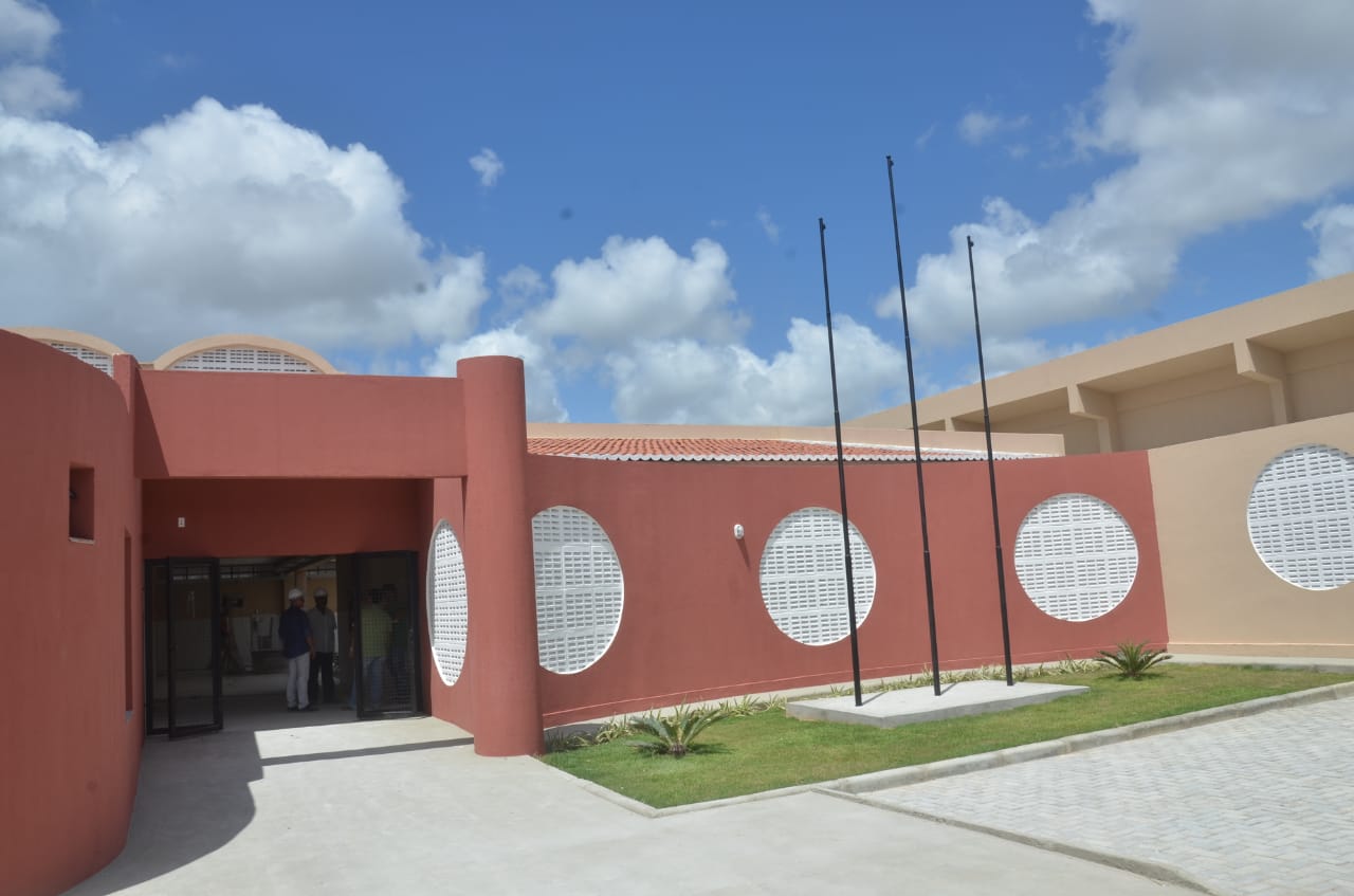 Escola estadual de ensino médio é inaugurada no Bairro Jardins