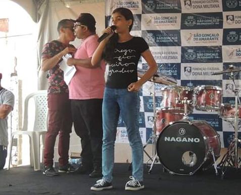 Troféu Ademilde Fonseca: iniciado concurso que irá apresentar a mais bela voz estudantil de São Gonçalo