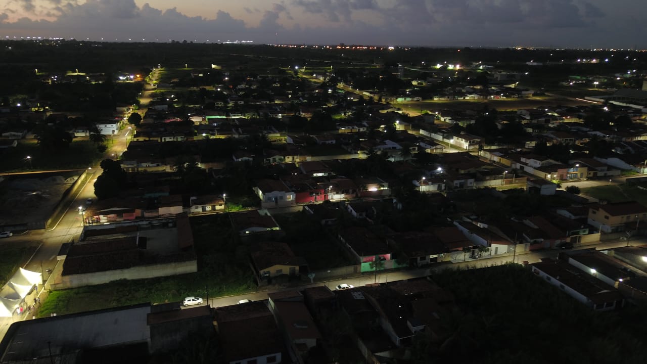 São Gonçalo: 25 ruas do Santa Terezinha recebem iluminação de LED