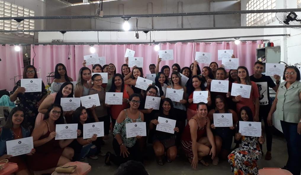 Qualificação: Amsap conclui mais uma turma de corte e costura em São Gonçalo