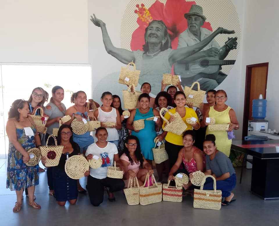Artesãs de Maçaranduba participam de curso de artesanato em fibra de carnaúba