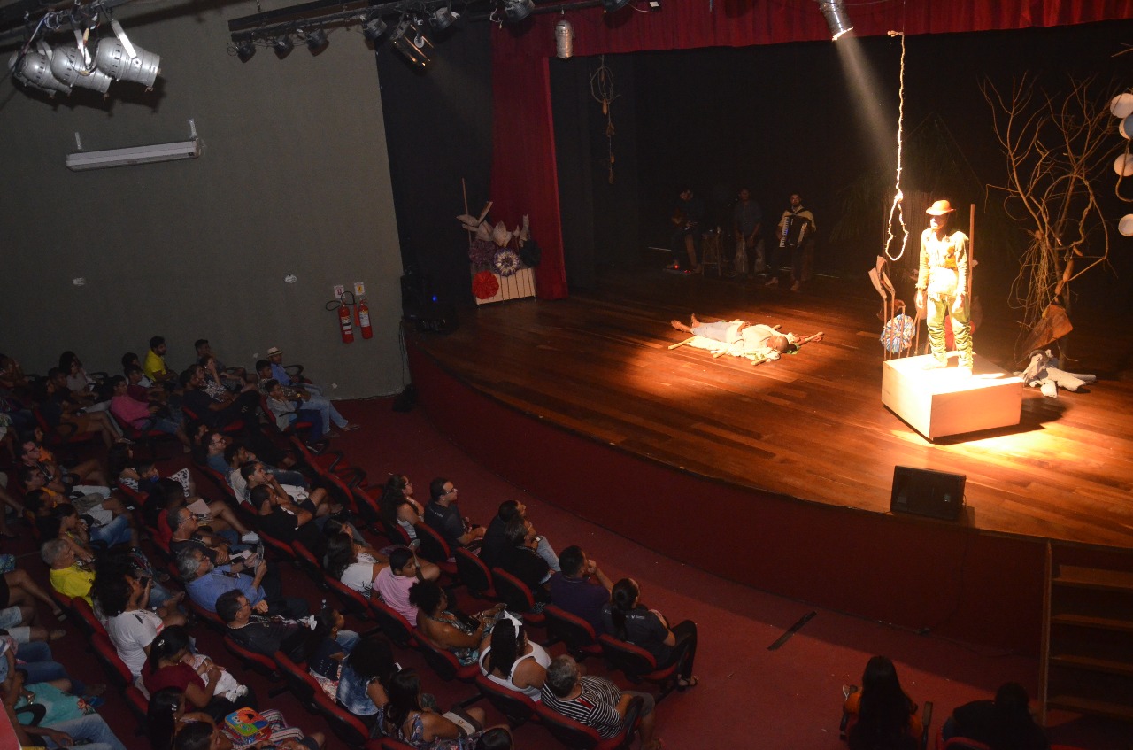 Festival de Teatro Pedro Miranda revela talentos e proporciona acesso ao mundo dos palcos