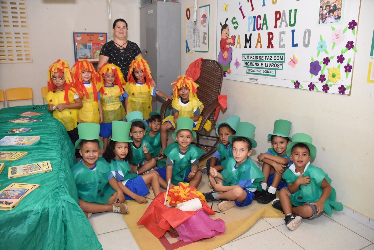 Escola Municipal Djalma Marinho realiza mostra literária