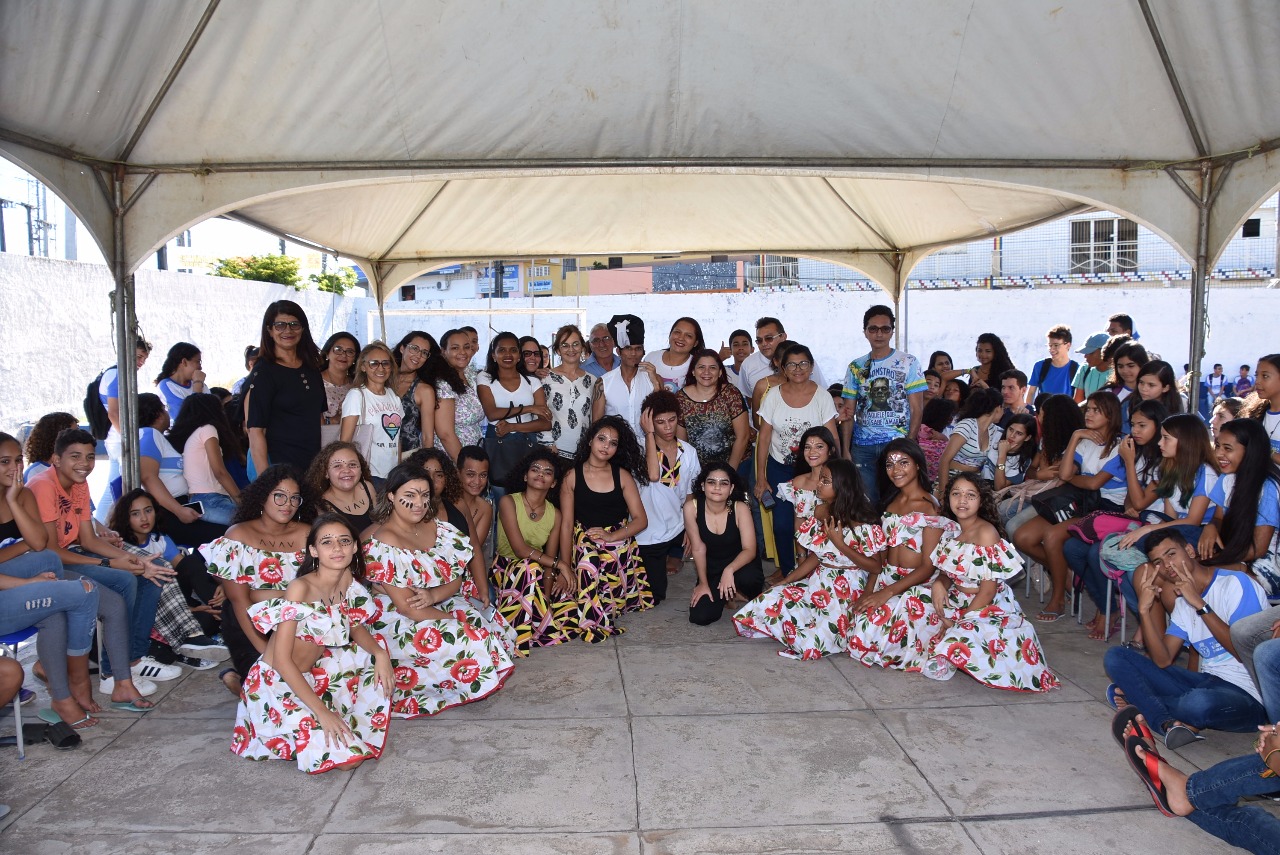 Escola Vicente de França promoveu mostra cultural “Brasil Mostra a Tua Cara Negra”