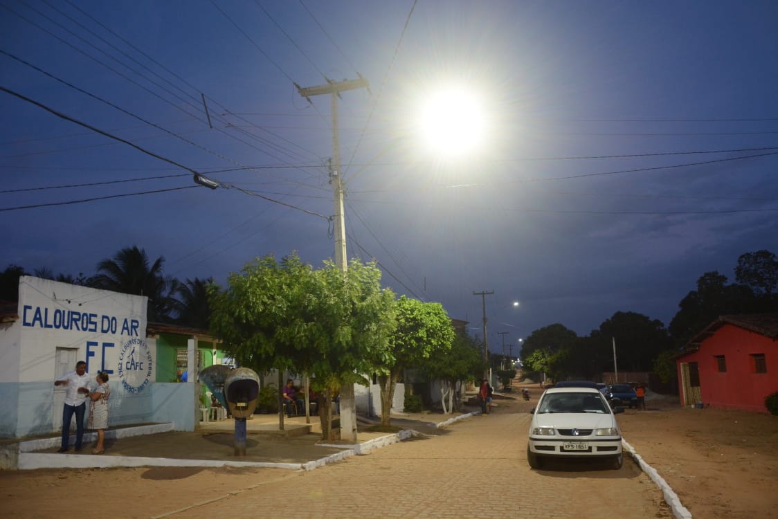 Luz pela Paz: comunidade de Ladeira Grande recebe iluminação de LED