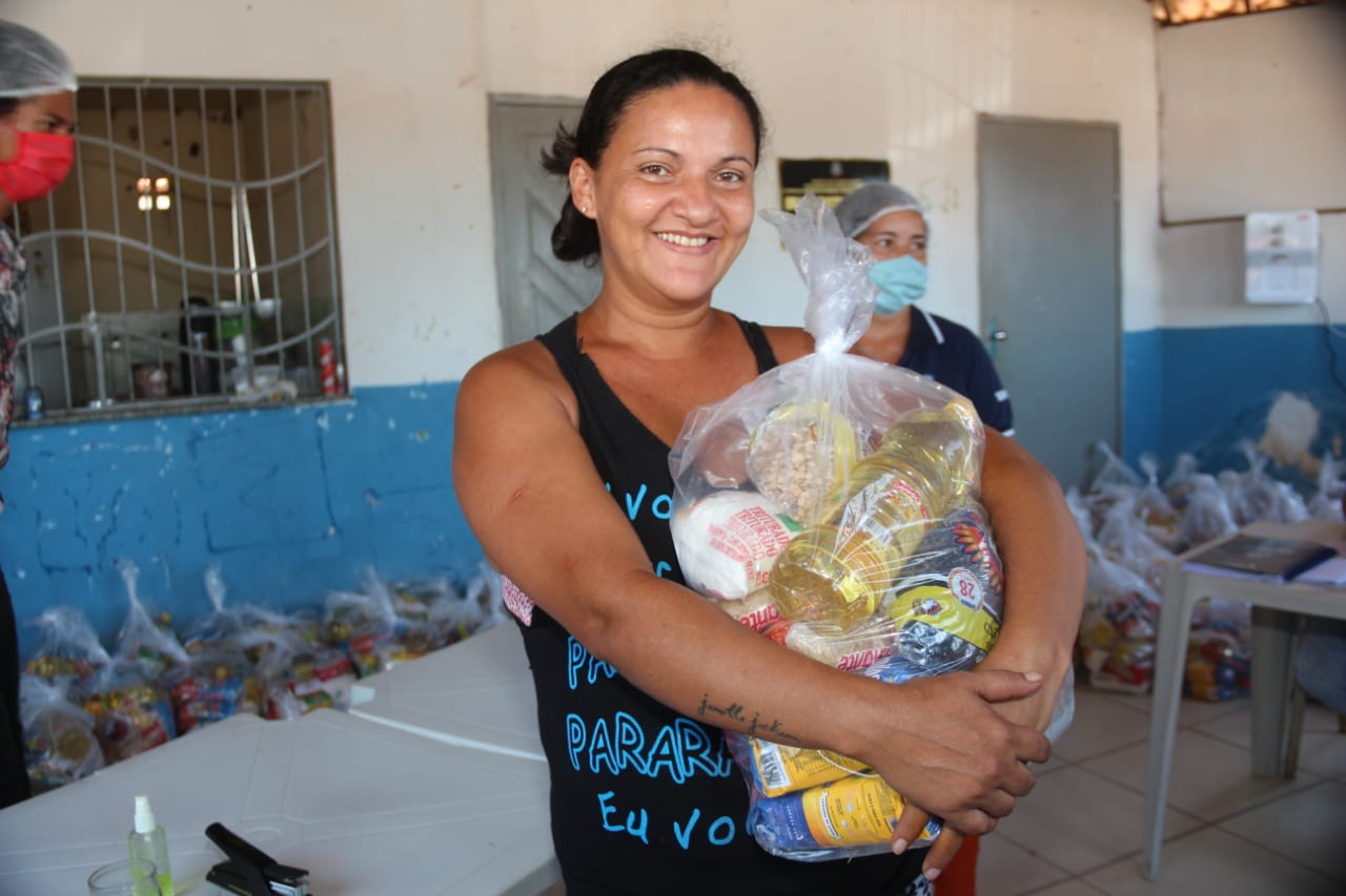 Prefeitura realiza entrega de cestas básicas aos beneficiários do ‘Comida Boa’