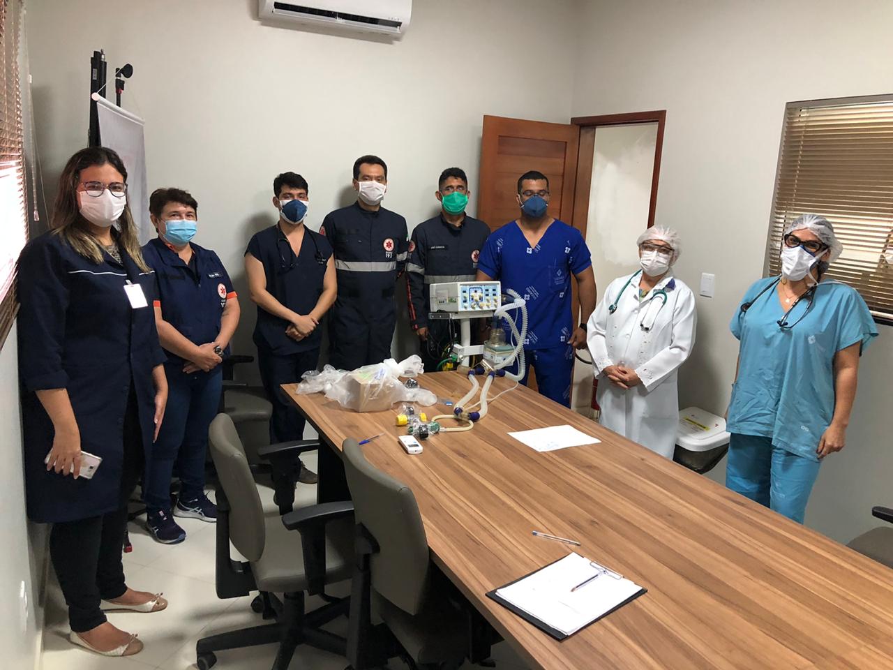 Instrutores do Samu fazem capacitação de uso do respirador pulmonar com médicos e enfermeiros do Hospital Belarmina Monte