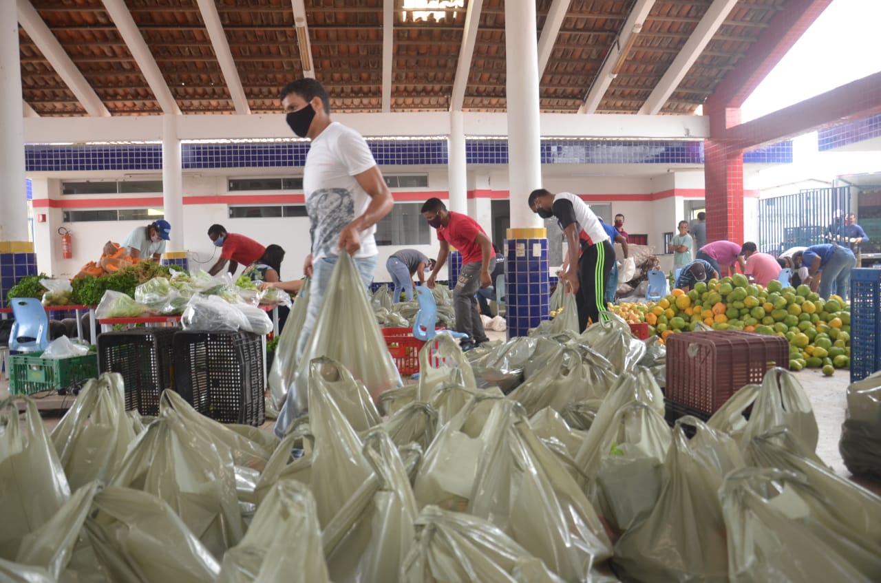 Prefeitura de São Gonçalo distribui mais 9 mil kg de frutas e verduras nas comunidades