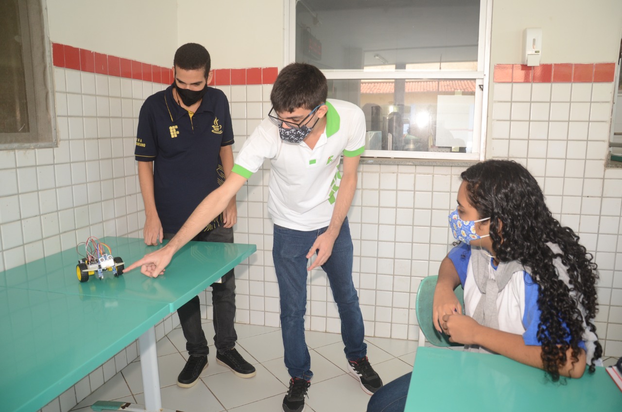 Robótica descomplicada: estudantes da rede municipal participam do lançamento de projeto do IFRN – Campus São Gonçalo