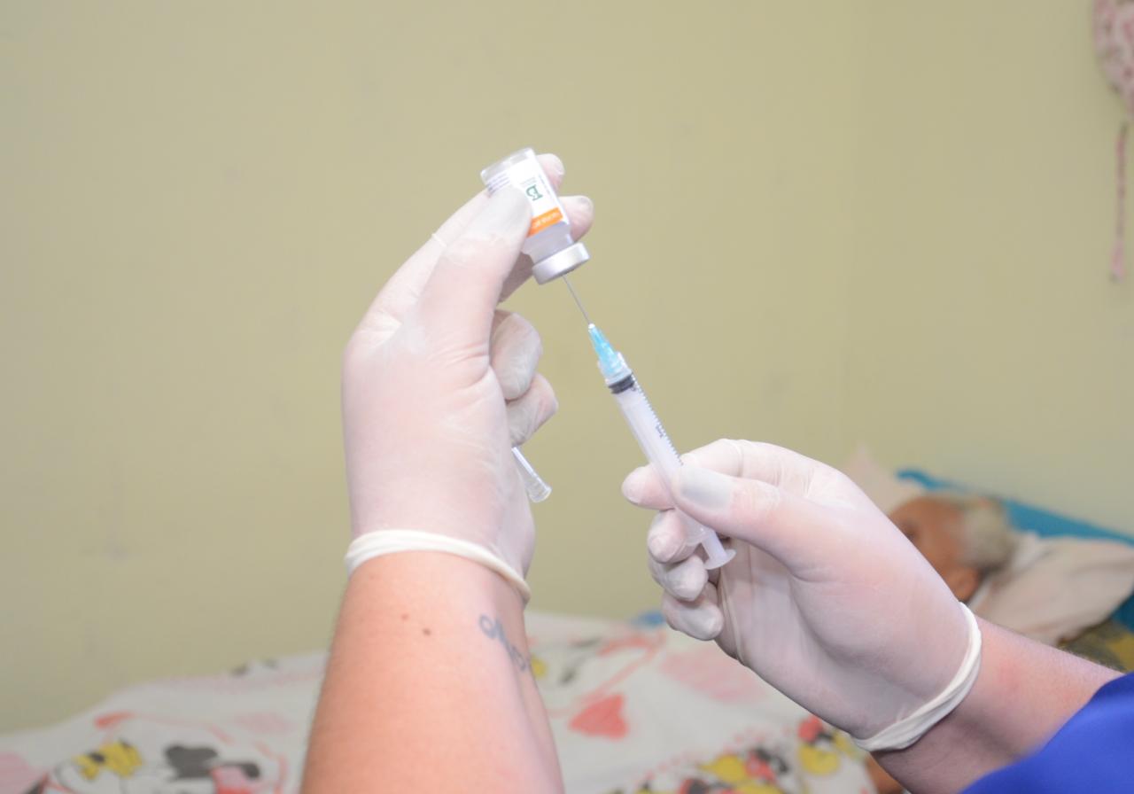 SGA retoma vacinação para adolescentes sem comorbidades e reduz intervalo da 2ª dose da Pfizer
