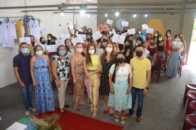 Amsap conclui mais uma turma do curso de costura industrial em parceria com Prefeitura Amsap conclui mais uma turma do curso de costura industrial em parceria com Prefeitura