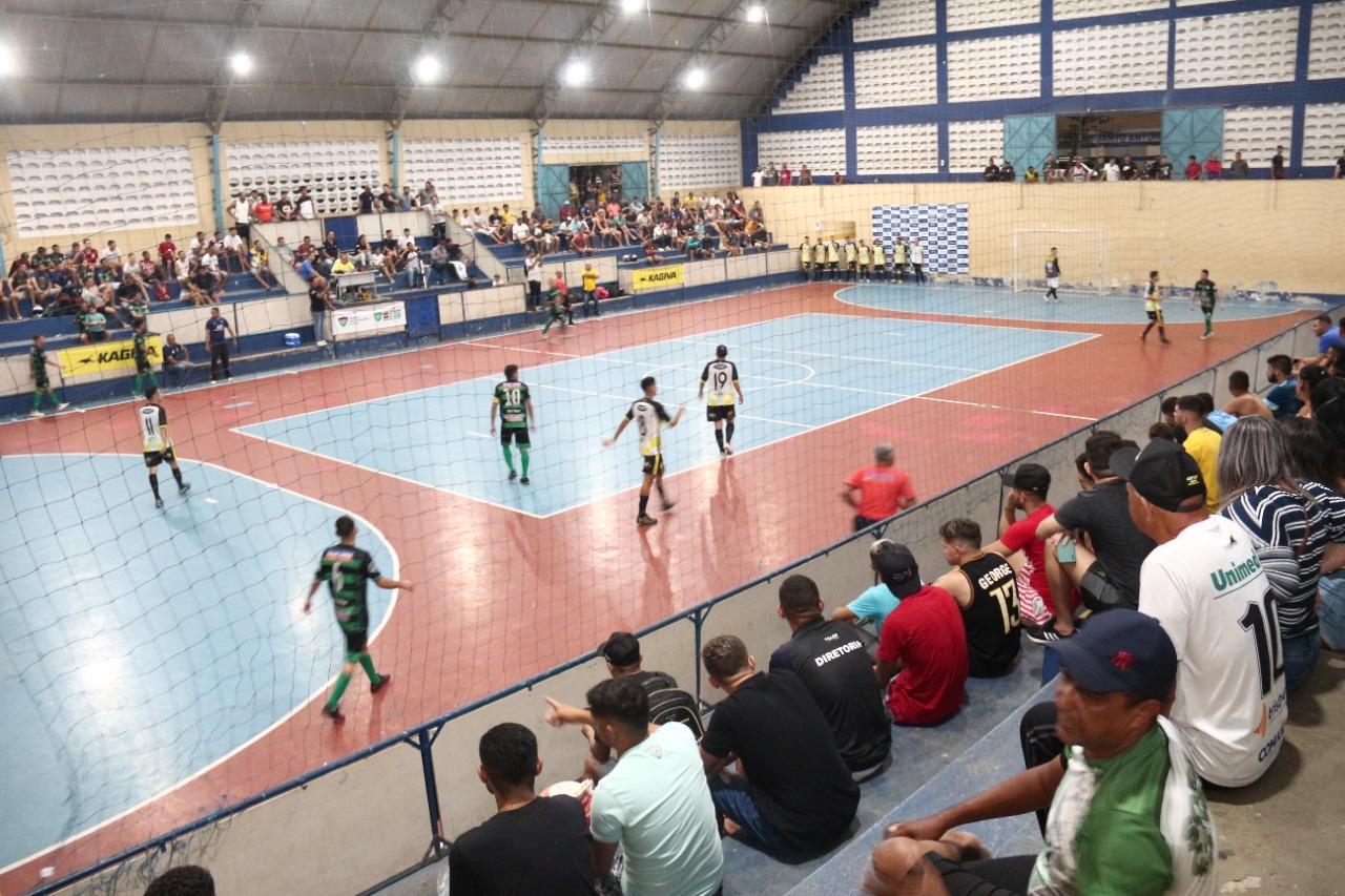 7ª Copa Dr. Ruy Pereira de Futsal é aberta em noite de rodada dupla
