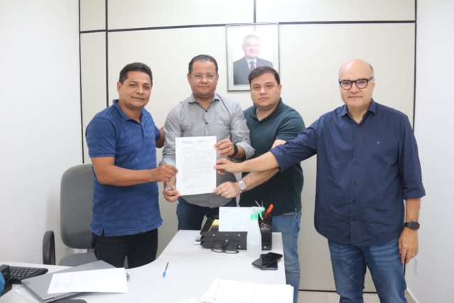 Assinada ordem de serviço para o cercamento do Polo Empresarial Aeroporto Assinada ordem de serviço para o cercamento do Polo Empresarial Aeroporto