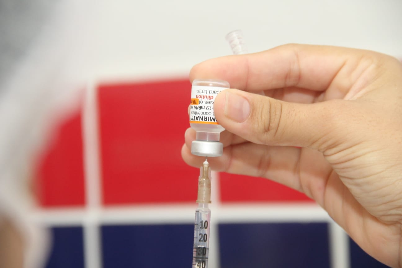 Vacinação contra a Covid para crianças de seis meses a menores de três anos inicia nesta terça-feira (22) em São Gonçalo