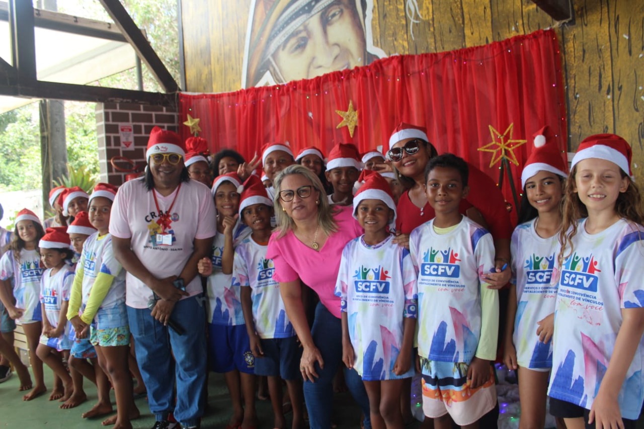 Crianças e adolescentes do SCFV participam de confraternização de fim de ano