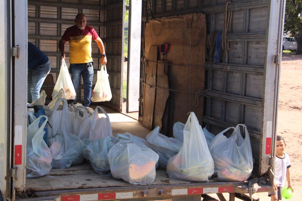 Prefeitura de São Gonçalo realiza entrega de cestas de frutas e verduras para famílias atendidas por programas sociais
