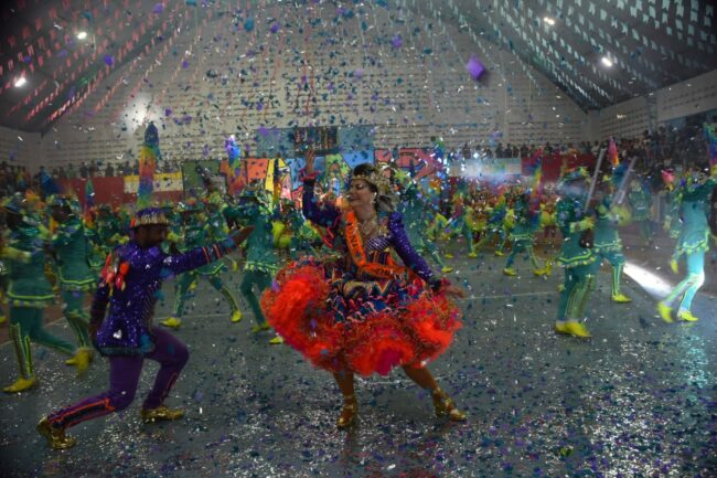 Nove quadrilhas se apresentaram na segunda noite do Arraiá SãoGonçalão