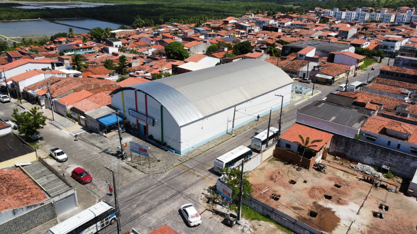 Prefeitura entrega reforma do Ginásio Poliesportivo Manoel Targino Filho em Jardim Lola