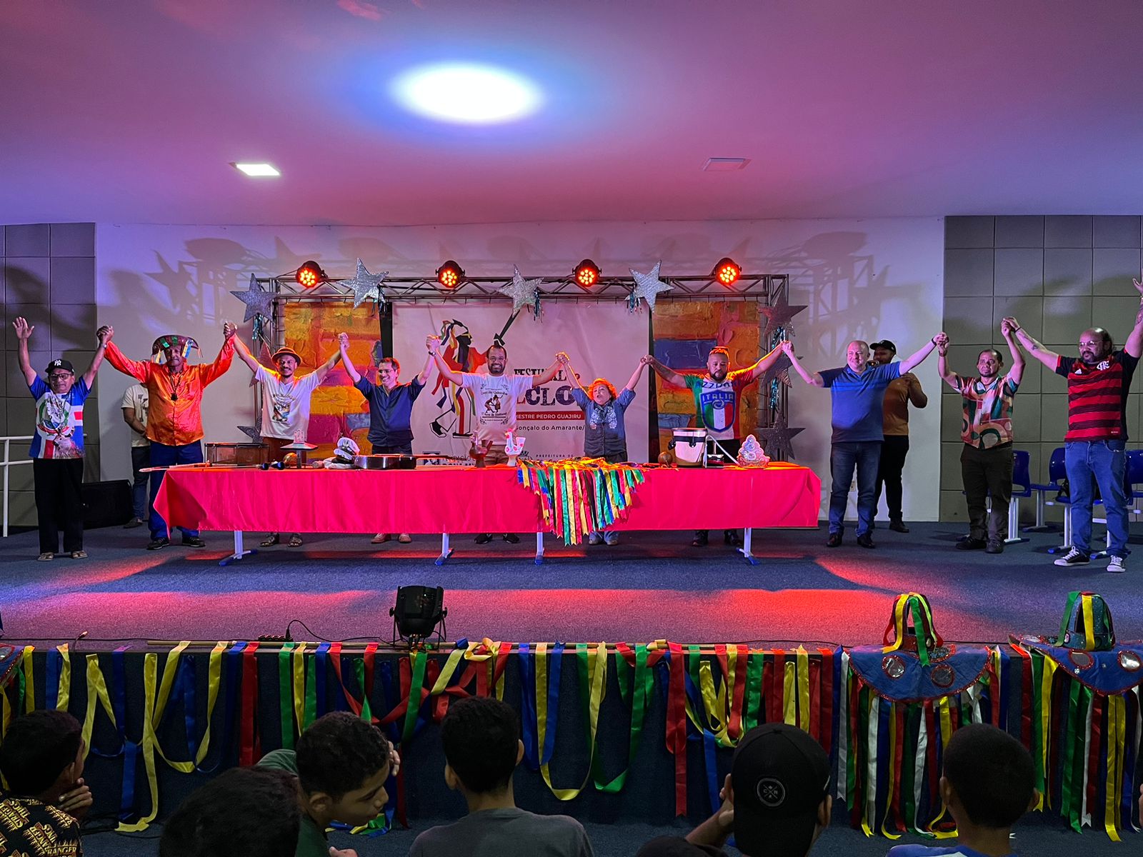 Prefeitura realiza 1° Festival de Folclore homenageando o Mestre Pedro Guajiru e levando cultura popular para as escolas