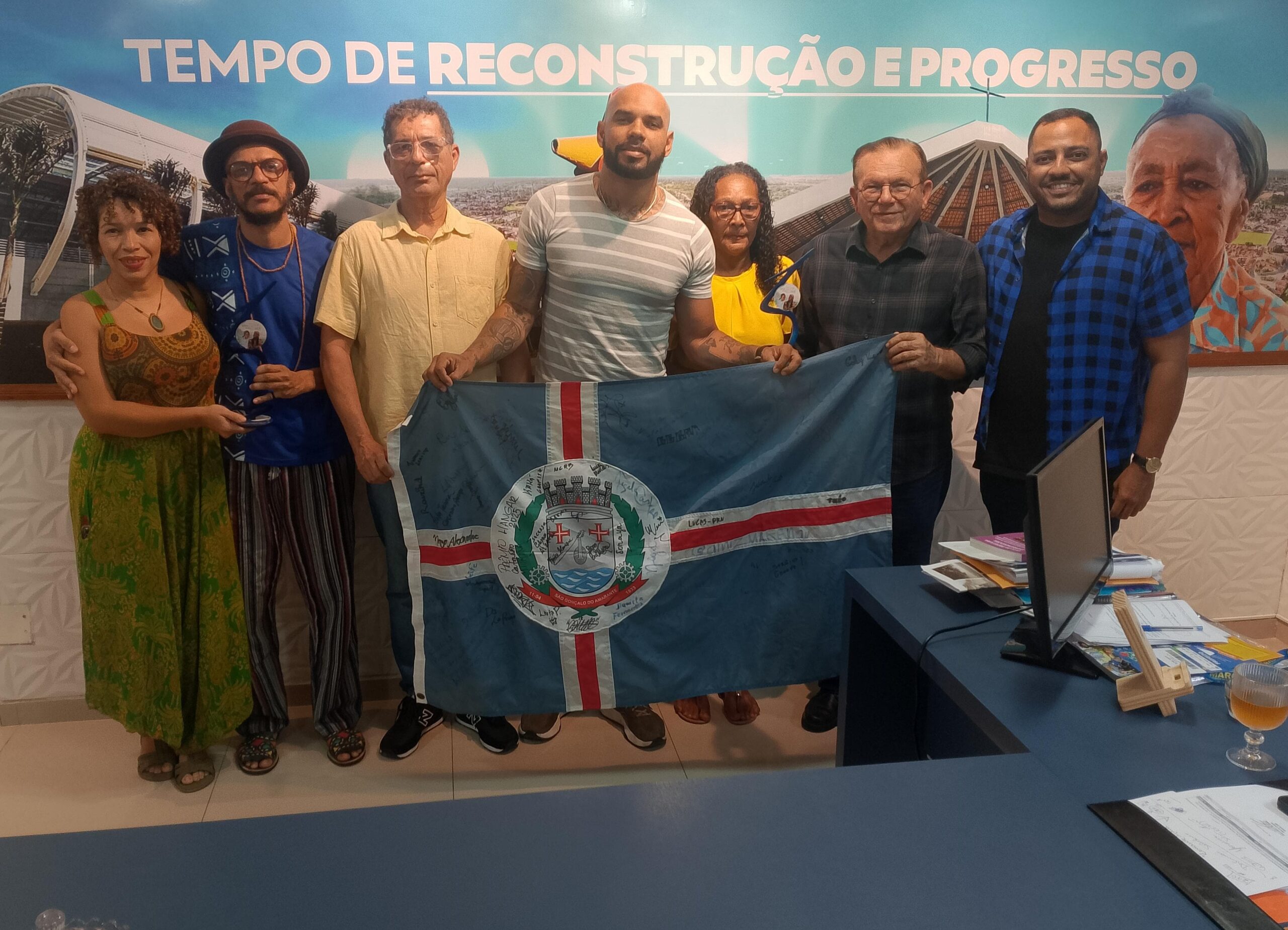Artistas de São Gonçalo são recebidos pelo prefeito Jaime Calado, após premiação no Prêmio Hangar de Música