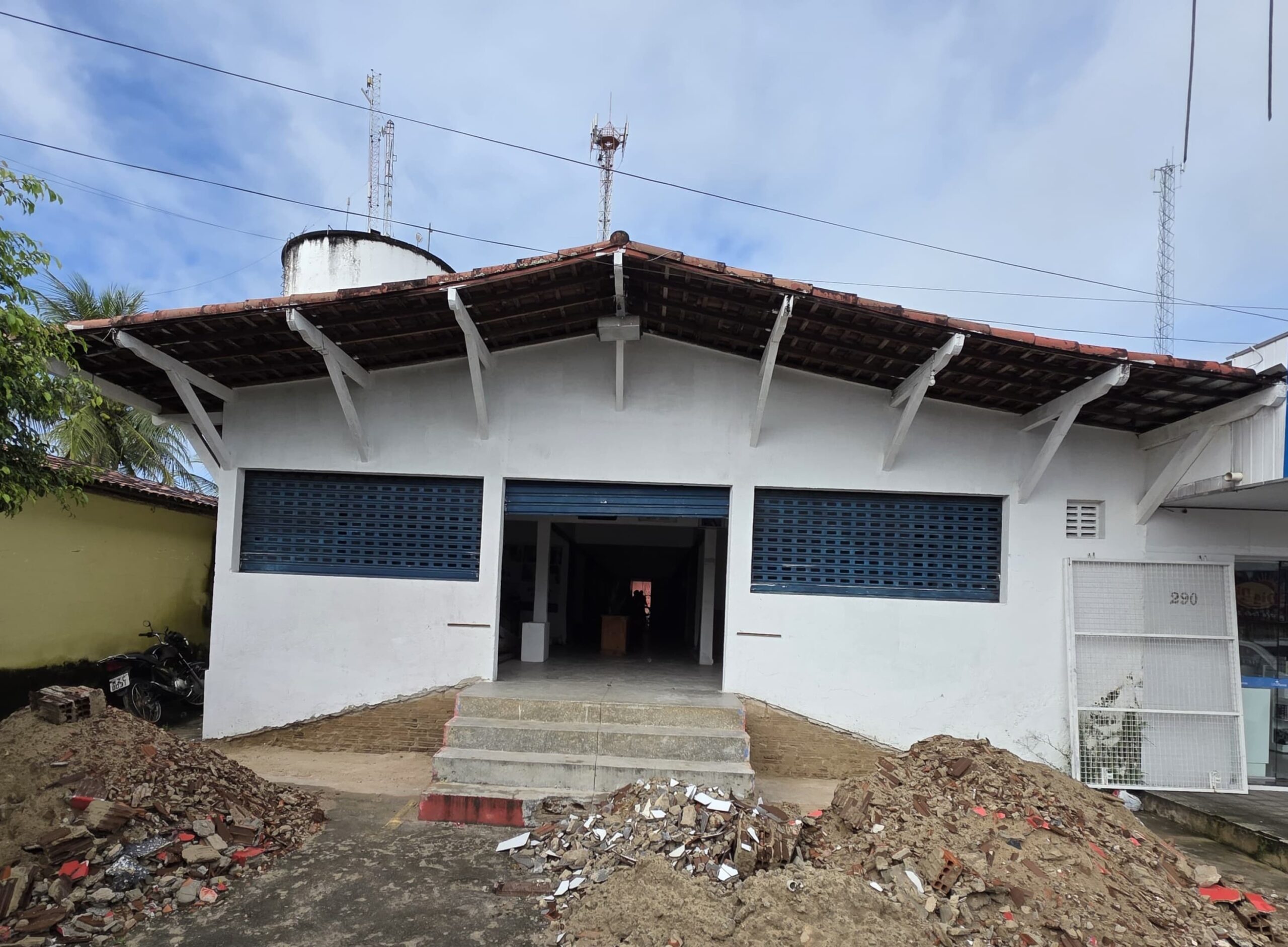 Acontece nesta terça-feira (15), a assinatura da Ordem de Serviço para reforma do Mercado de Artesanato e instalação da Escola de Cerâmica Artística