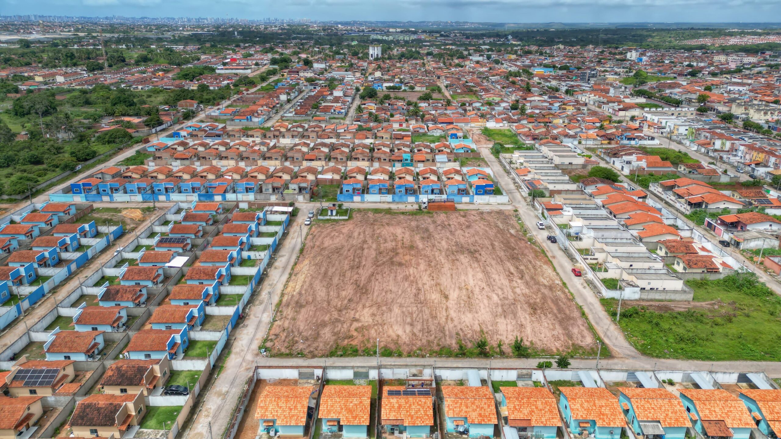 Prefeito Jaime Calado assina ordem de serviço para construção de ginásio  no Bairro Jardins